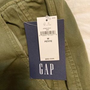 NWT Gap Linen/lyocell blend joggers in green. Medium Petite.